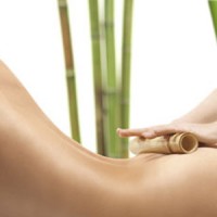 Curso de masaje con cañas de bambú